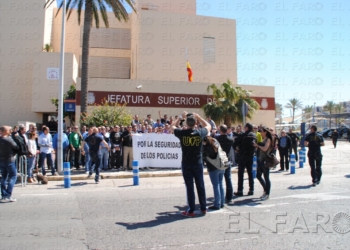 fotosmelilla 2014 03 26 Tania Costa DSC 0018 Sindicatos policiales convocan para hoy una protesta en apoyo a los antidisturbios