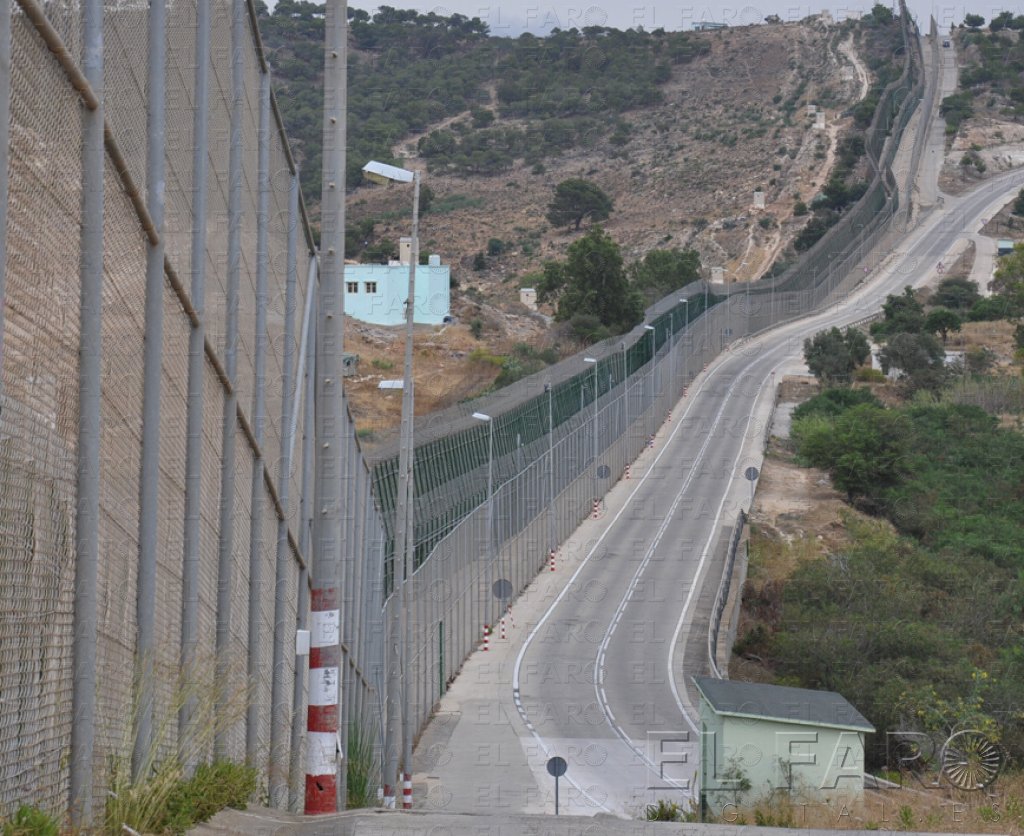 Conesa admite las dificultades para contener las “mareas” de inmigrantes