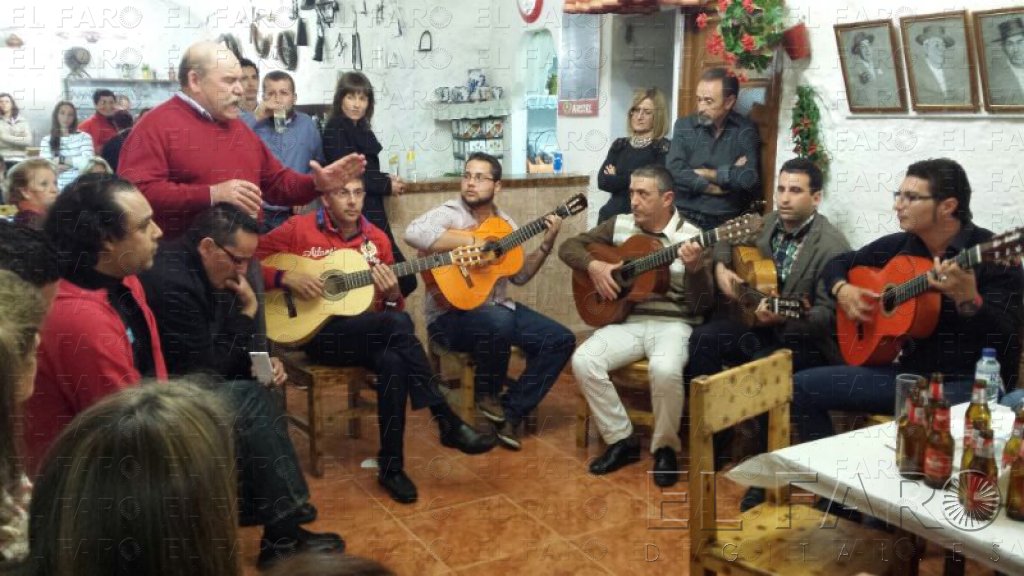 La Peña Flamenca imparte una ‘clase magistral’ a los alumnos de la Escuela