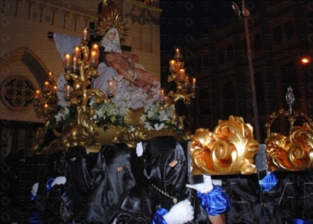 fotosmelilla 2014 04 20 rebeca 1 La Piedad recorre la ciudad acompañada de la emoción y fervor de los melillenses