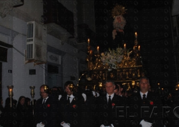 fotosmelilla 2014 04 20 rebeca 8 5 La belleza de la Soledad ilumina el Viernes Santo