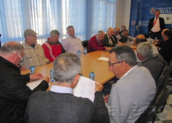 fotosmelilla 2014 04 23 rebeca 17 1 La Ciudad ayuda a asociaciones de vecinos con 200.000 €, un 10% más que en 2013
