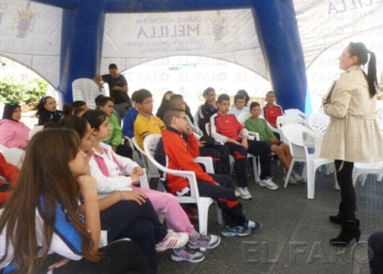 fotosmelilla 2014 04 26 dori 1 Talleres, títeres y teatros animan a los escolares a ‘coger los libros’