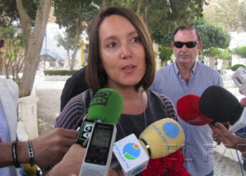 fotosmelilla 2014 05 02 rebeca 15 1 Ojeda: “Los melillenses tienen que ir a las urnas el día 25 para decir no a los recortes”