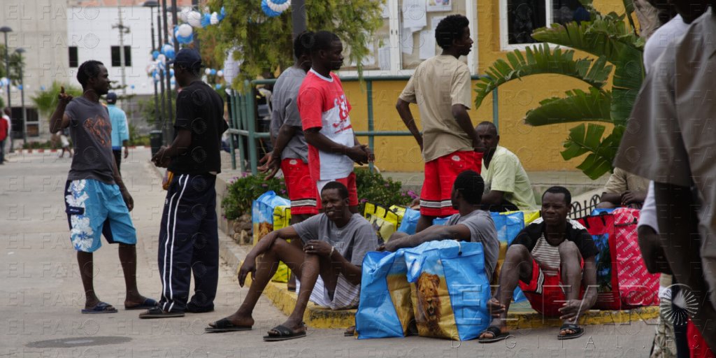 “Unos diez inmigrantes” entran en Melilla tras saltar la valla fronteriza