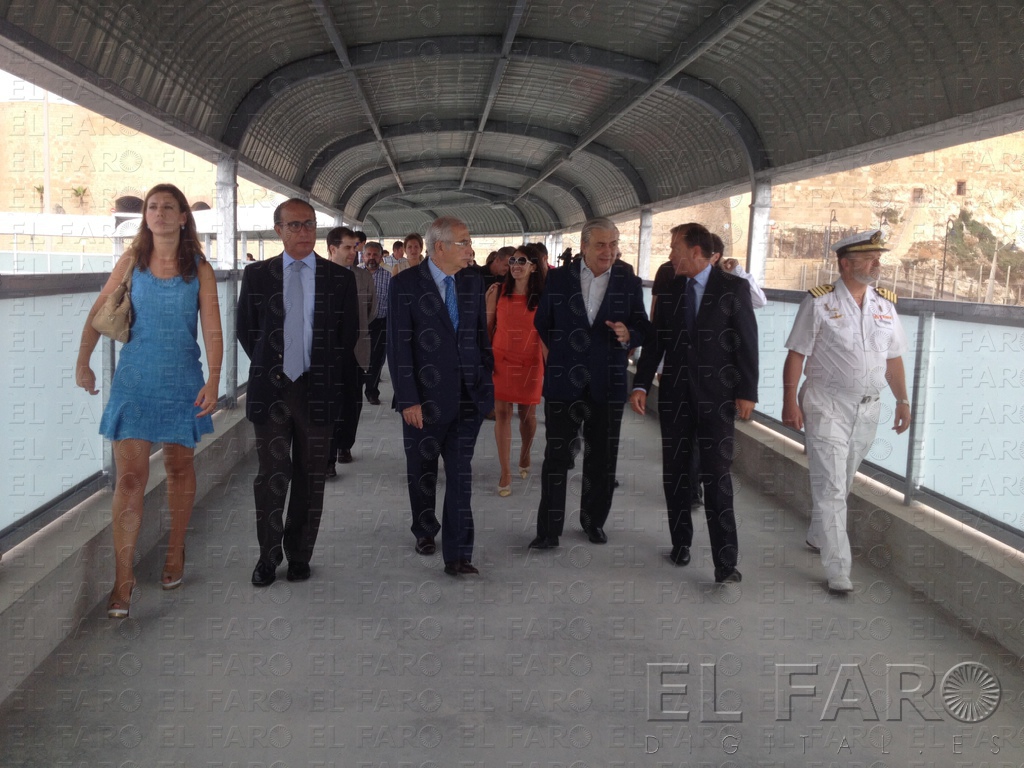 El Puerto inaugura su nueva pasarela, con la que conectará todos los muelles