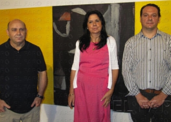 fotosmelilla 2014 07 04 rebeca 21 1 El color y el Mediterráneo protagonizan la exposición de arte abstracto de Bernal