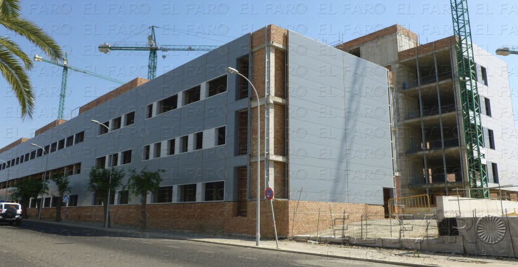 Robles ve próximo el desbloqueo de las obras del nuevo hospital