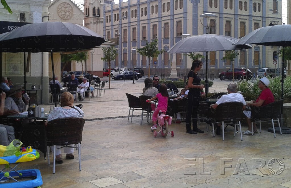 Comercio, hostelería y Defensa acogen casi la mitad de trabajadores de Melilla