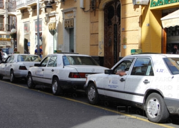 fotosmelilla 2014 07 16 asp 16 1 Calderón apunta que hay “resultados satisfactorios” contra los taxis piratas