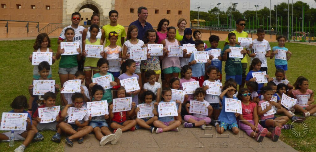 Unos 60 niños aprenden inglés en ‘La Jungla’