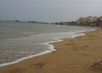 fotosmelilla 2014 07 19 spa 11 1 Medio Ambiente mantiene la bandera roja en las playas por “precaución”