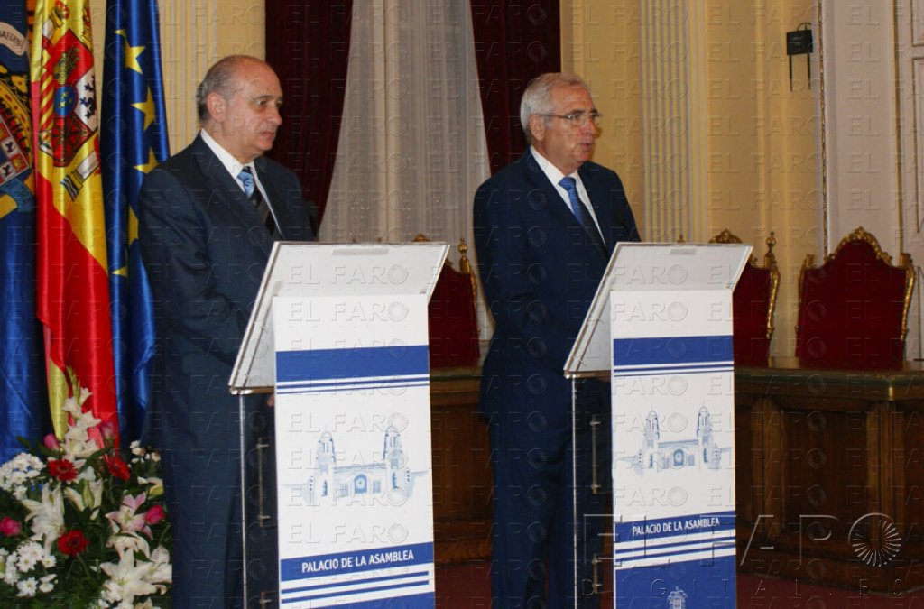 La visita del ministro a Beni Enzar coincide con una gran aglomeración de porteadores