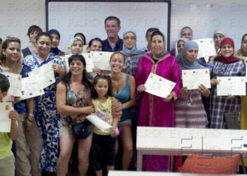 fotosmelilla 2014 07 23 spa 18 1 Miranda y Calzado ‘gradúan’ a 25 mujeres en informática y peluquería