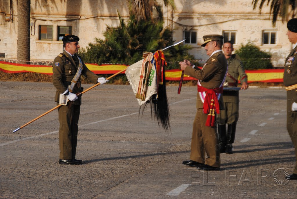 El Regimiento de Caballería recibe la corbata de la Guerra de la Independencia