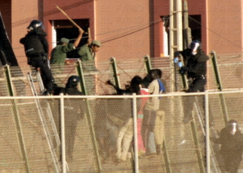 fotosceuta 2014 08 14 melilla 635436108121447791 Un inmigrante accede a Melilla en un intento de unos 250 subsaharianos