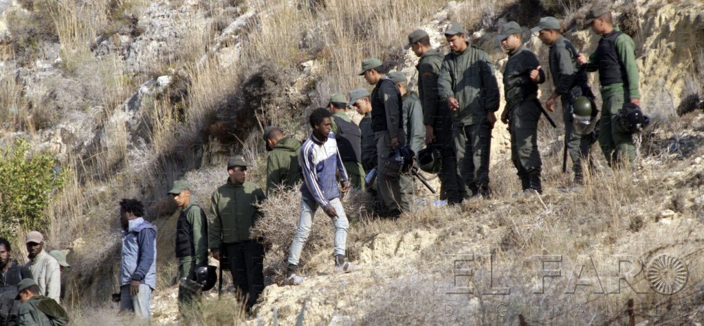 La Justicia investiga posibles delitos de agentes marroquíes y de la Guardia Civil en la valla