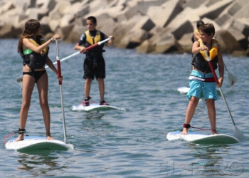 fotosmelilla 2014 08 13 dori 13 1 Juventud organiza clases de paddle surf, kayaks y cometas acrobátias