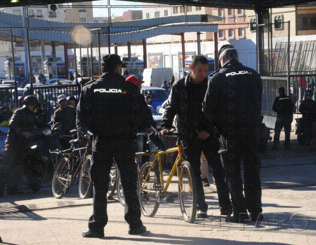 Los agentes creen que el problema comenzó en el paso de Beni Enzar