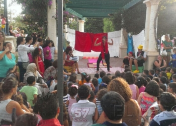 fotosmelilla 2014 09 17 rebeca foto Los cuentacuentos enseñan a decenas de niños a ‘caminar solos’