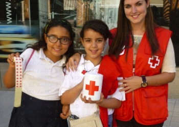 fotosmelilla 2014 10 09 dori 16 1 Cruz Roja reparte banderitas para recaudar fondos para los niños