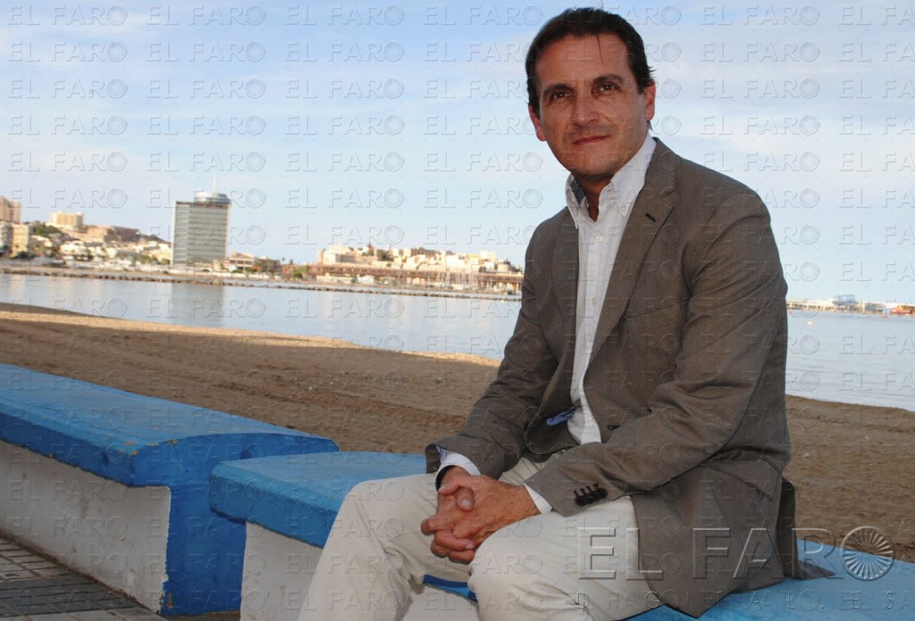 “Con mi decisión, el PSOE está dando un ejemplo que no darán el PP ni CpM”