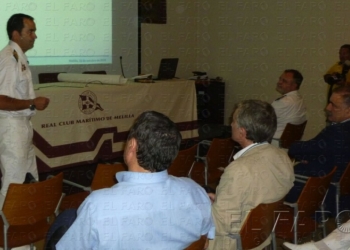 fotosmelilla 2014 10 17 dori 19 1 El comandante del ‘Tofiño’ explica el trabajo de la Armada en el diseño de cartas náuticas