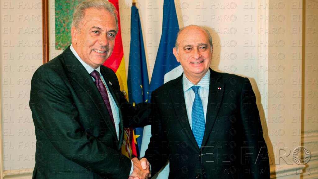 Avramopoulos afirma que la inmigración está “en la cima” de las prioridades de la UE
