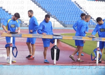fotosmelilla 2014 12 04 lalito 1 UD Melilla Entrenamiento 3 12 14 (2) Pendientes de la enfermería en la vuelta al trabajo del plantel azulino