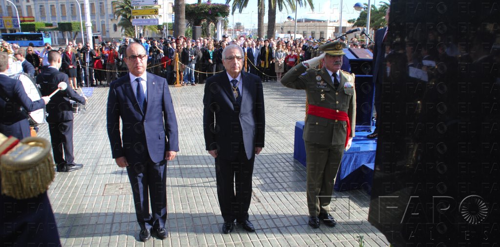 Imbroda pide “huir de experimentos y aferrar con fuerza” la Constitución