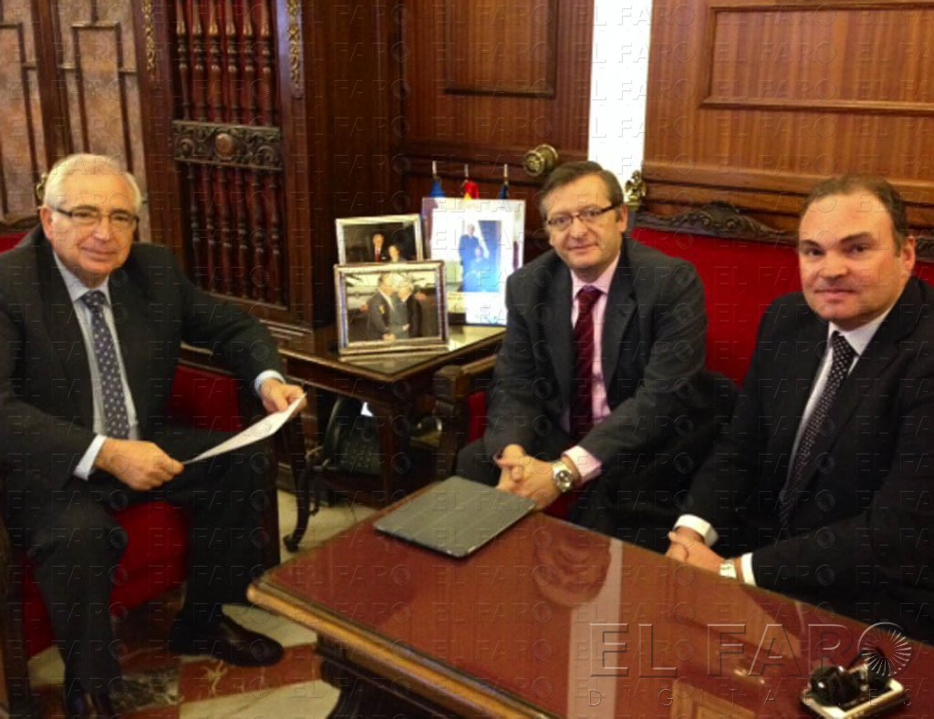 La UGR estudia implantar el Máster de Abogacía en la ciudad