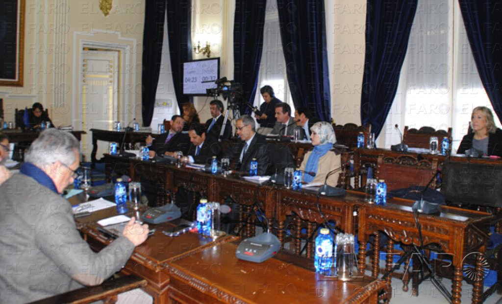 Pleno de Control áspero y con un par de llamadas al orden para despedir al 2014