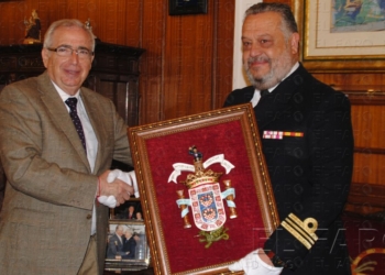 fotosmelilla 2015 01 03 dori contra depedida naval Despedida de Agustín Lobato tras 15 años en la Comandancia Naval