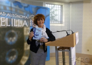 fotosmelilla 2015 01 13 dori P1300107 Mayor edita una agenda que informa sobre los descuentos que tiene el colectivo