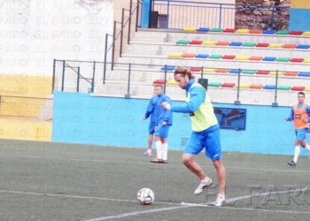 fotosmelilla 2015 02 05 depor UD Melilla Entrenamiento 4 2 15 Intensa sesión bajo el frío y la lluvia
