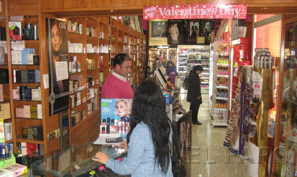 San Valentín espera hasta última hora para escoger sus regalos