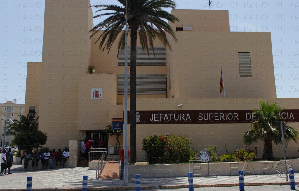 La Policía arresta a cuatro jóvenes en dos días por robar en varios vehículos