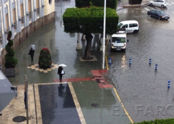 fotosmelilla 2015 02 22 asp 7 1 Los comerciantes, molestos por las inundaciones en las calles del centro