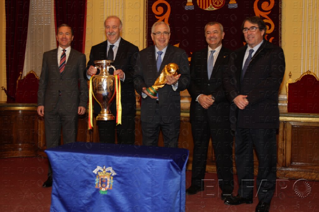 Del Bosque: “La estrategia militar tiene mucho que ver con la del fútbol”