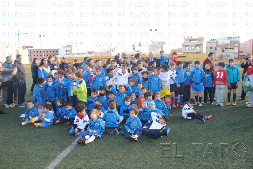Vicente del Bosque visita la Escuela de Fútbol de la FMF