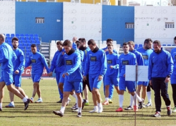fotosmelilla 2015 03 12 deportes 4 UD Melilla Entrenamiento 27 2 15 La UD Melilla prepara el asalto a La Victoria