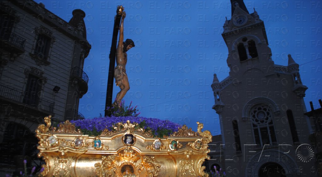 El Cristo de la Paz se reencuentra con los melillenses un Jueves Santo más