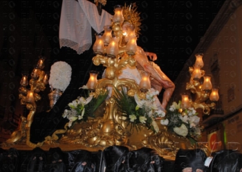 fotosmelilla 2015 04 05 rebeca 15 3 Melilla arropa el dolor de la Virgen de la Piedad por la muerte de su hijo