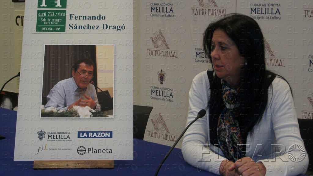 Sánchez Dragó visita Melilla para hablar de su libro, basado en los delitos de Roldán