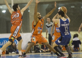 fotosmelilla 2015 04 10 depor 01 01 La afición y el Melilla BC, conjuro mágico para los playoffs