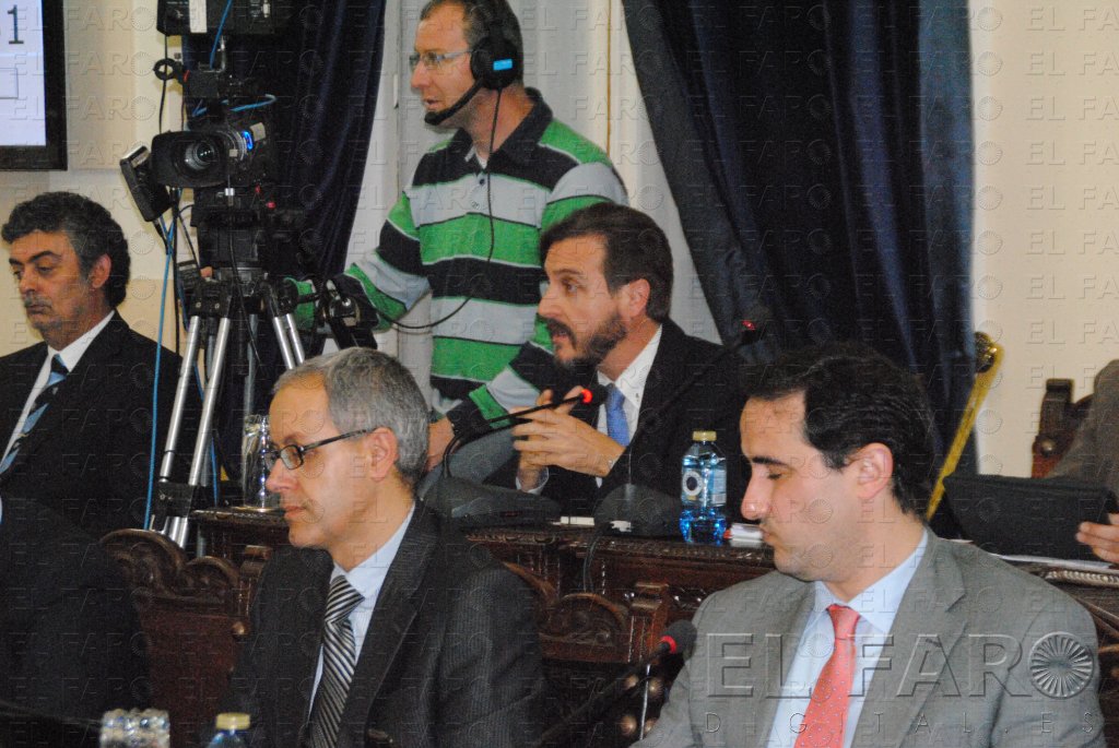 Donoso afirma que las mesas de diálogo que reclama el PSOE “no sirven para mucho”
