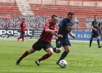 fotosmelilla 2015 04 13 depo 3 1 Victoria de peso en un partido caótico