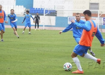 fotosmelilla 2015 04 15 depor 04 01 Las bajas condicionarán el once inicial que saltará ante La Hoya