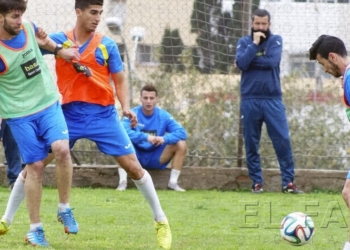 fotosmelilla 2015 04 16 depo 2 UD Melilla Entrenamiento 15 4 15 Sesión de trabajo intensivo para medirse a un hueso duro de roer