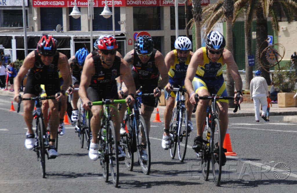 Luismi Ruiz gana el triatlón olímpico